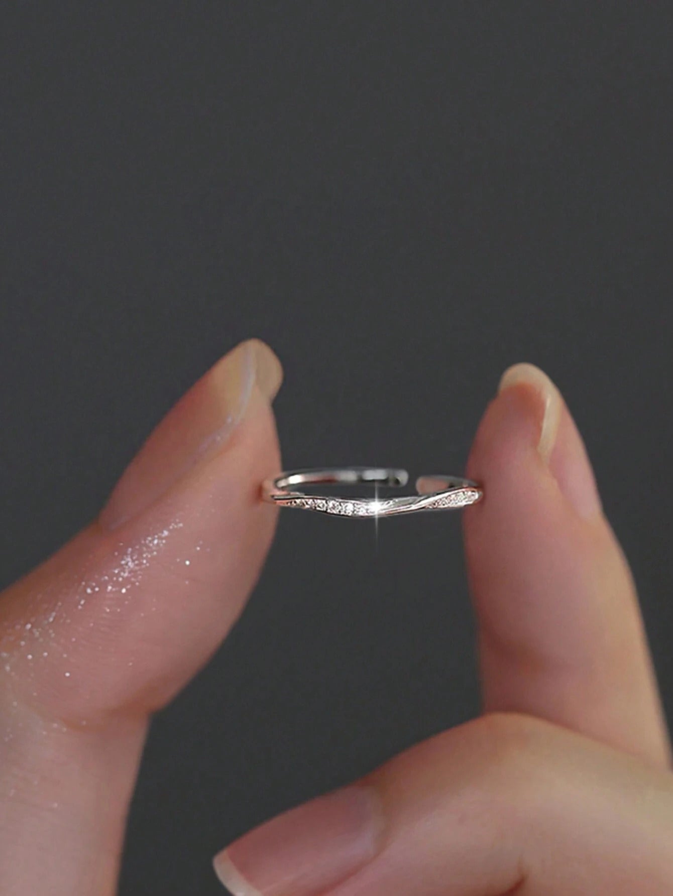 1個 韓国風 シンプルなモビウスリング、女性用 調整可能なインデックス指リング、デザイン性のあるスタッキングインデックス指リング、彼女への贈り物に