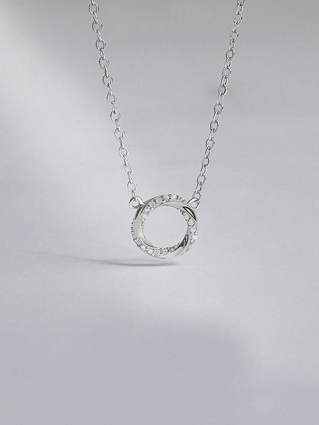 女性用 メビウスサークルペンダントチェーンネックレス 1個 多様なシンプルでおしゃれでエレガントなデザイン