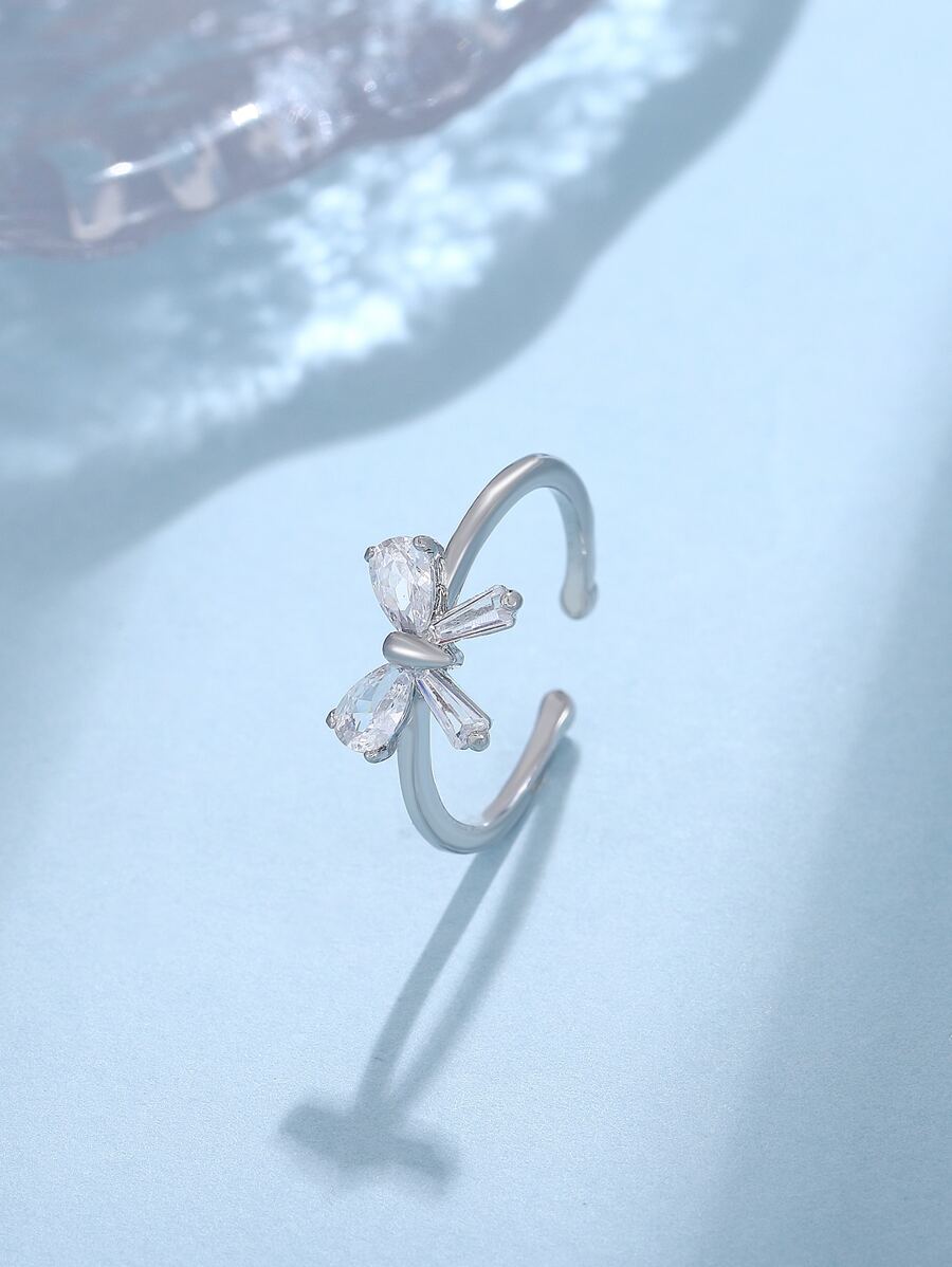 女性に最適な洗練された多目的なカッパーバウディテール形状のリング、インレー付き