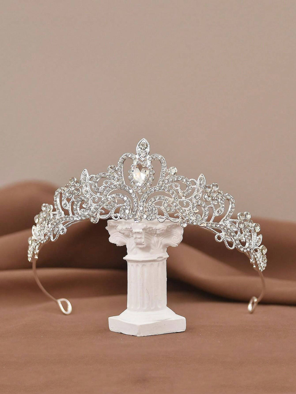 1個 ブライダルクラウン 花嫁冠婚葬祭ティアラヘッドバンド、クリスマス、ハロウィン、誕生日パーティーのアクセサリー