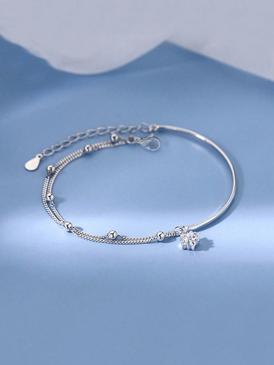 シンプルなハーフチェーンブレスレット デザインにスターが入っていて女性らしさを演出 2層構造