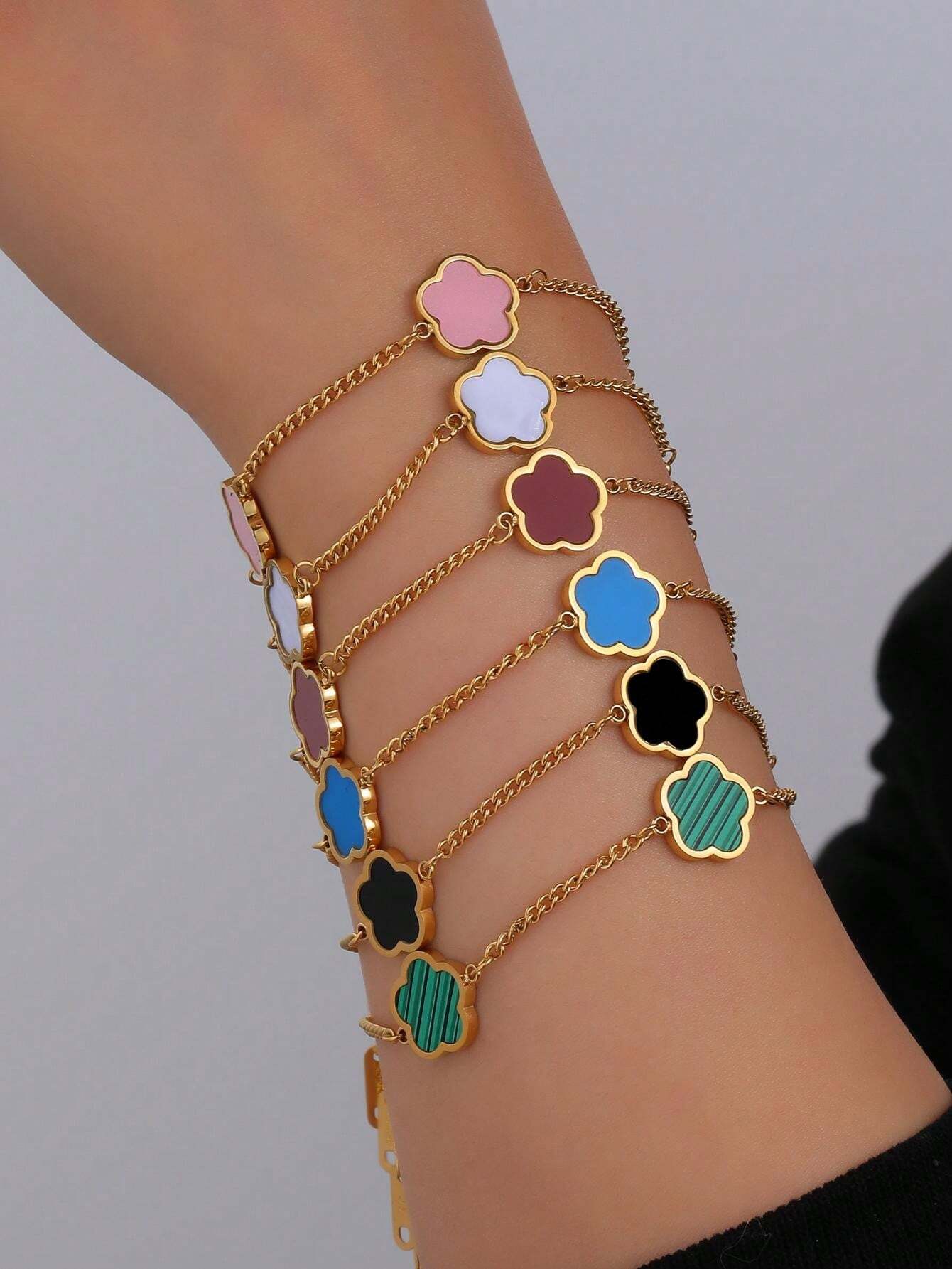 パーソナリティジュエリー ステンレススチールゴールドコーティング 5枚葉の花モチーフ ブレスレット 女性用 多色展開 光沢感あり おしゃれなデザイン フォーマルなシーンや普段でも活躍