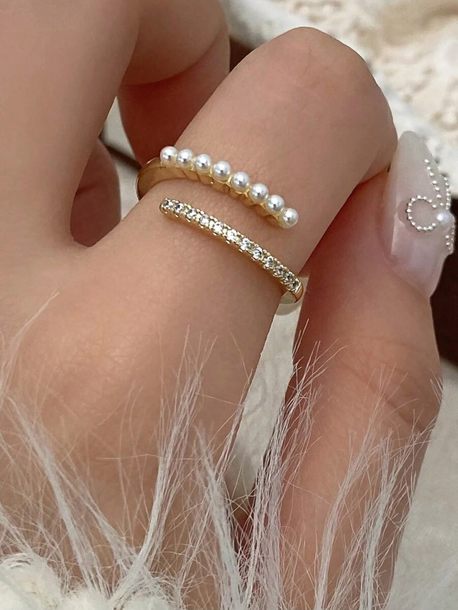 1個 ファッショナブルな単純なフェイクパールとクリスタルインレー オープンリング、女性の日常着や休日の装いに適しています