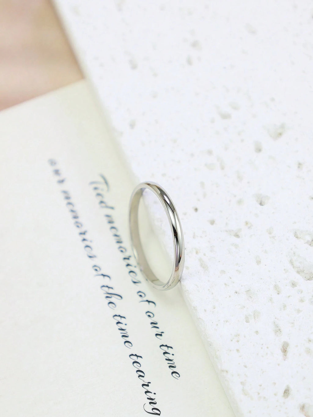 1個 ステンレススチール製 シンプル 幅2mm レディース リング、クラシックなカップル ウェディングバンド