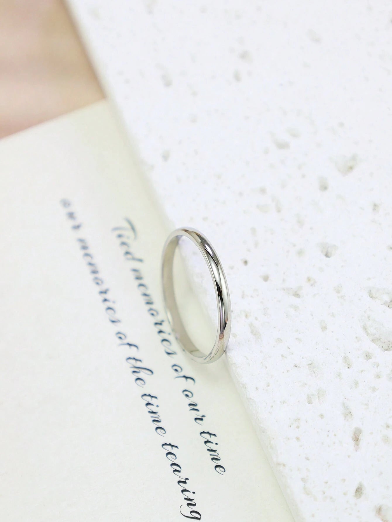 1個 ステンレススチール製 シンプル 幅2mm レディース リング、クラシックなカップル ウェディングバンド