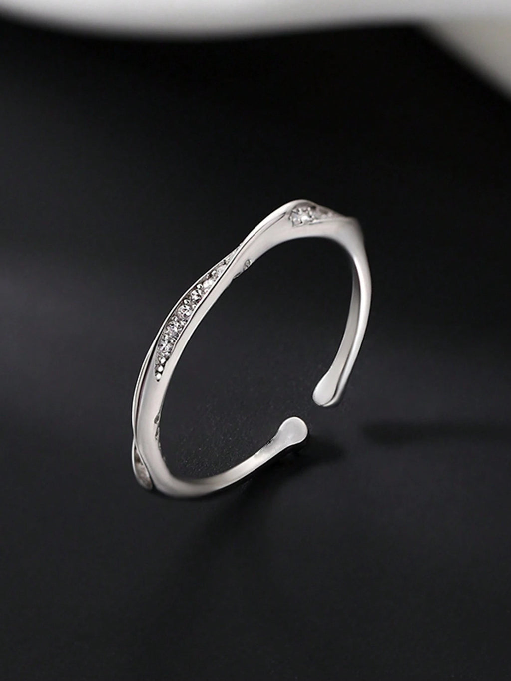 1個 韓国風 シンプルなモビウスリング、女性用 調整可能なインデックス指リング、デザイン性のあるスタッキングインデックス指リング、彼女への贈り物に