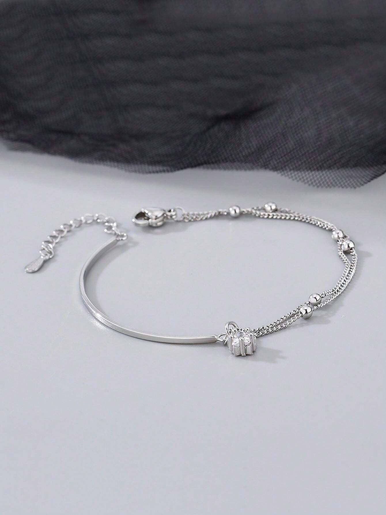 シンプルなハーフチェーンブレスレット デザインにスターが入っていて女性らしさを演出 2層構造