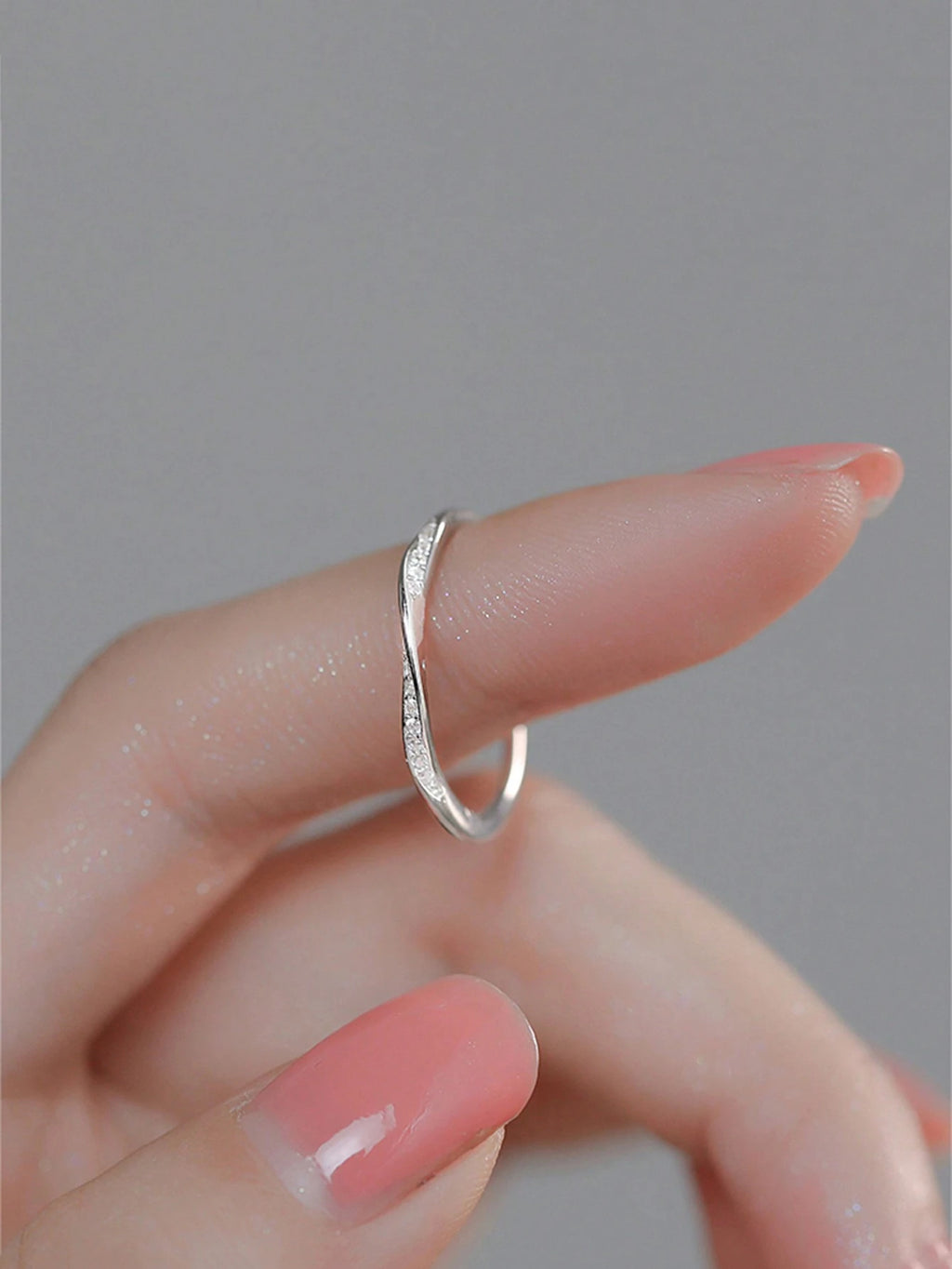 1個 韓国風 シンプルなモビウスリング、女性用 調整可能なインデックス指リング、デザイン性のあるスタッキングインデックス指リング、彼女への贈り物に