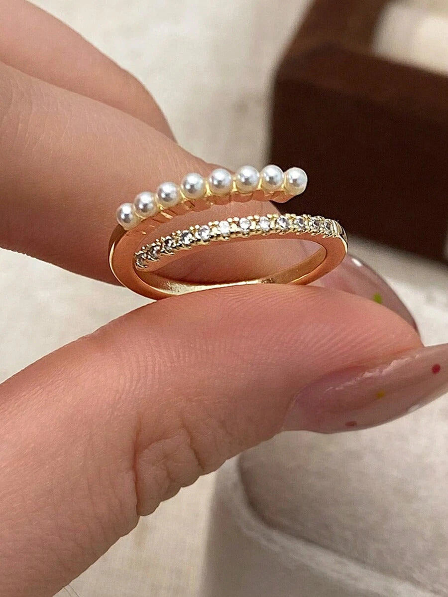 1個 ファッショナブルな単純なフェイクパールとクリスタルインレー オープンリング、女性の日常着や休日の装いに適しています