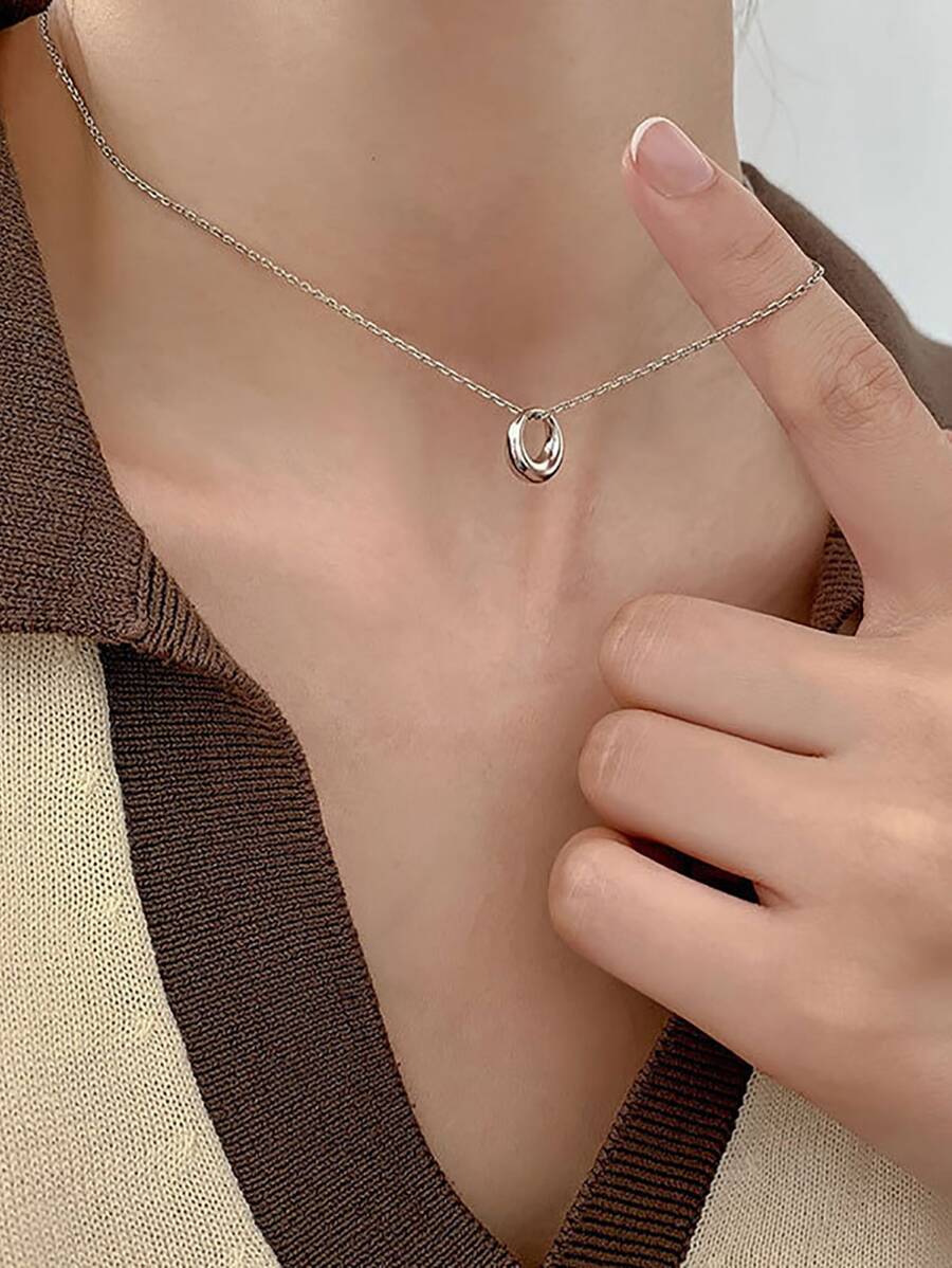 女性用ファッション シンプル 輪 ネックレス ホロー ジオメトリック 1点 普段使いやギフトに最適 ヨーロッパアメリカンスタイル