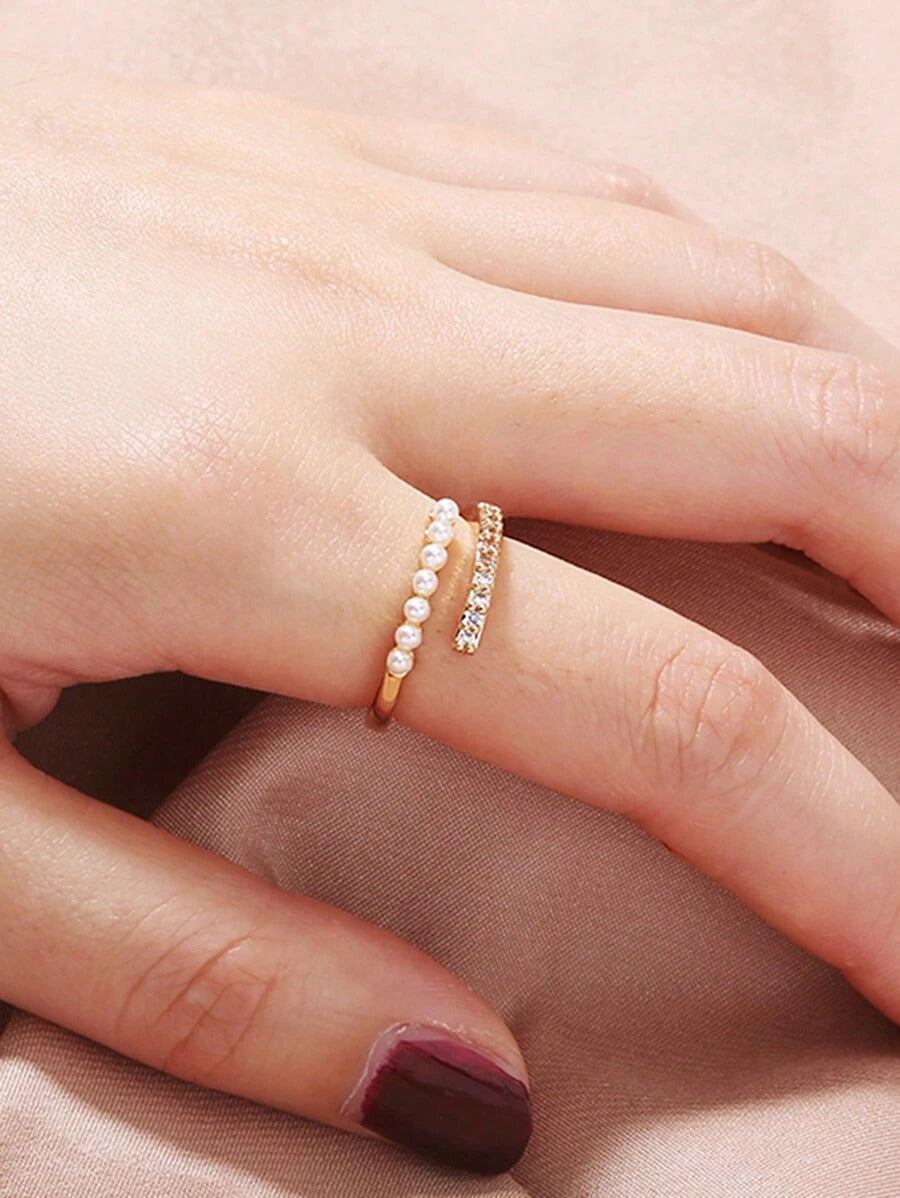 1個 ファッショナブルな単純なフェイクパールとクリスタルインレー オープンリング、女性の日常着や休日の装いに適しています