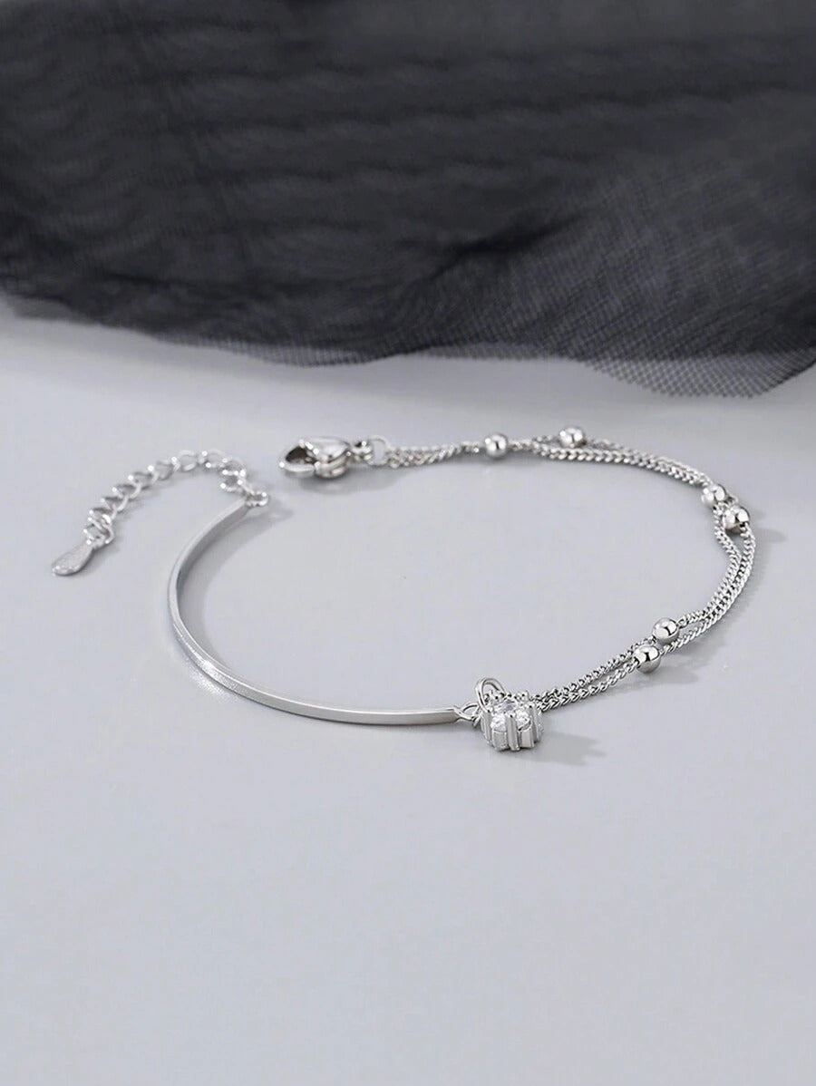 シンプルなハーフチェーンブレスレット デザインにスターが入っていて女性らしさを演出 2層構造