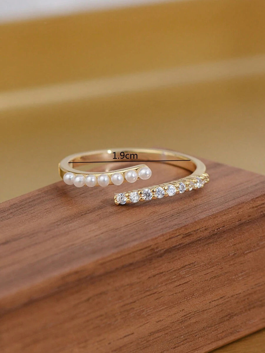 1個 ファッショナブルな単純なフェイクパールとクリスタルインレー オープンリング、女性の日常着や休日の装いに適しています