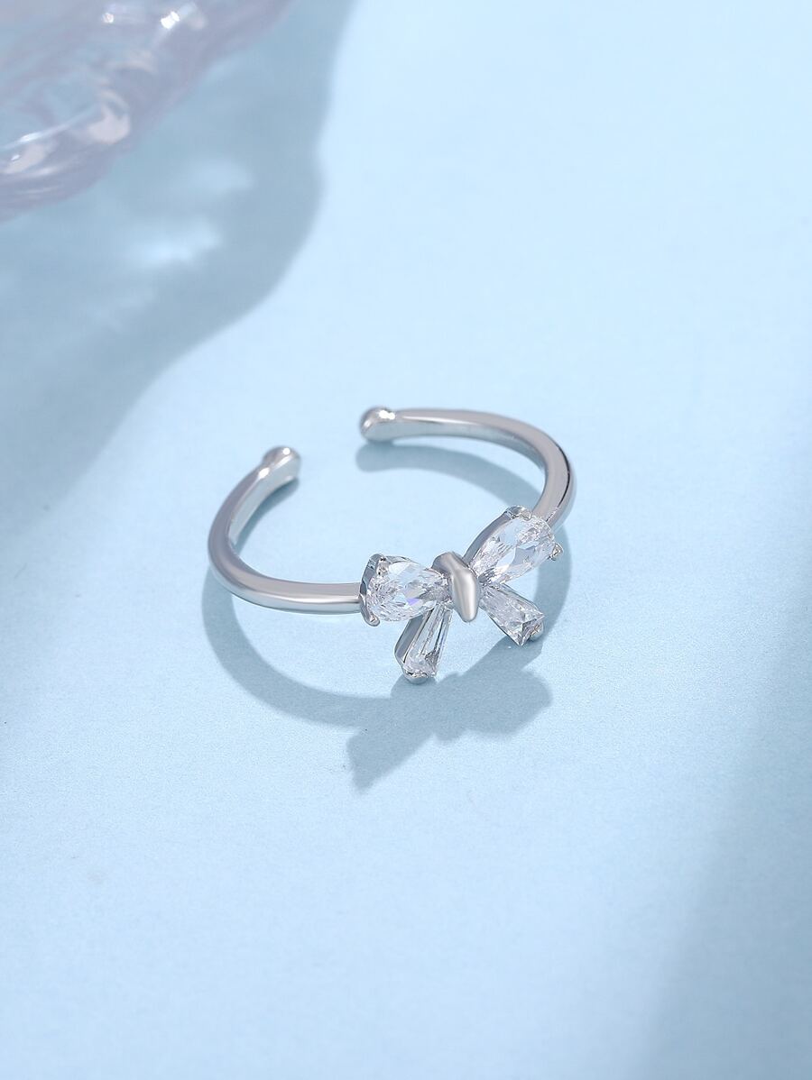 女性に最適な洗練された多目的なカッパーバウディテール形状のリング、インレー付き