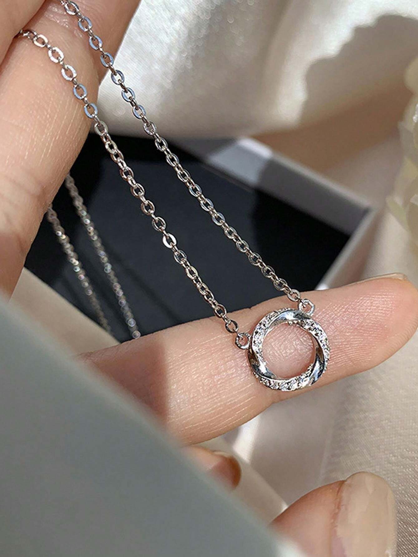 女性用 メビウスサークルペンダントチェーンネックレス 1個 多様なシンプルでおしゃれでエレガントなデザイン