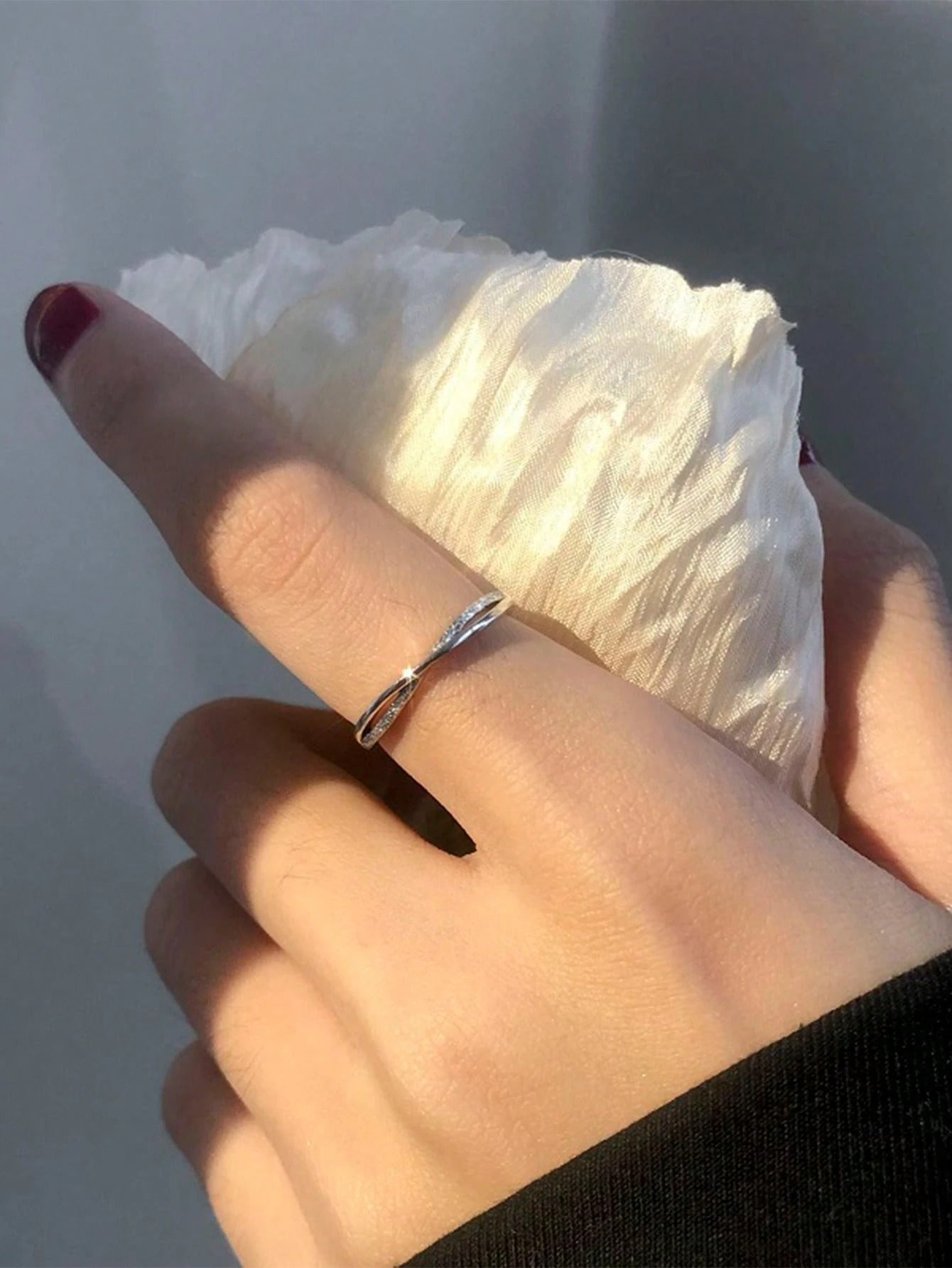 1個 シンプル & エレガントなリングデザイン フレッシュスタイルリング女性用、ファッション個性的 指輪