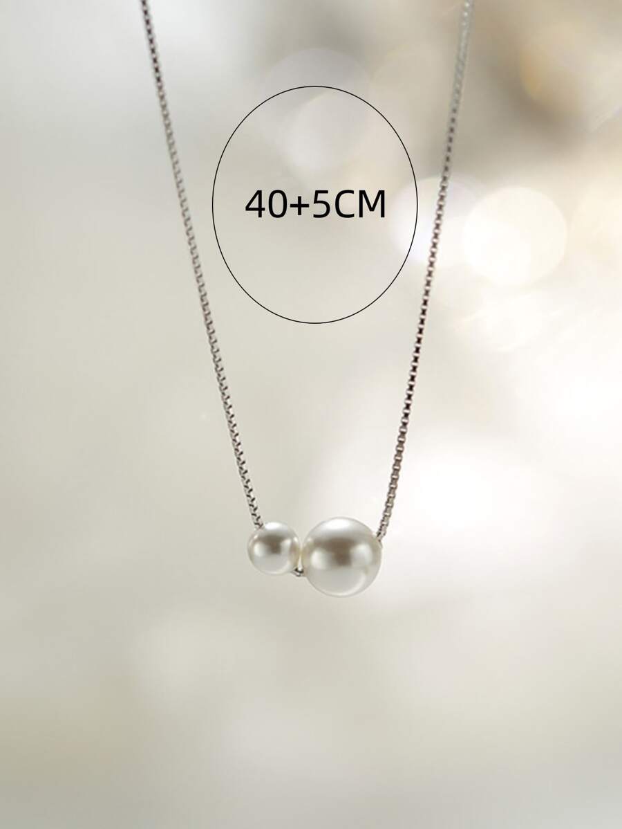 女性用エレガントなダブルフェイクパールネックレス1個。